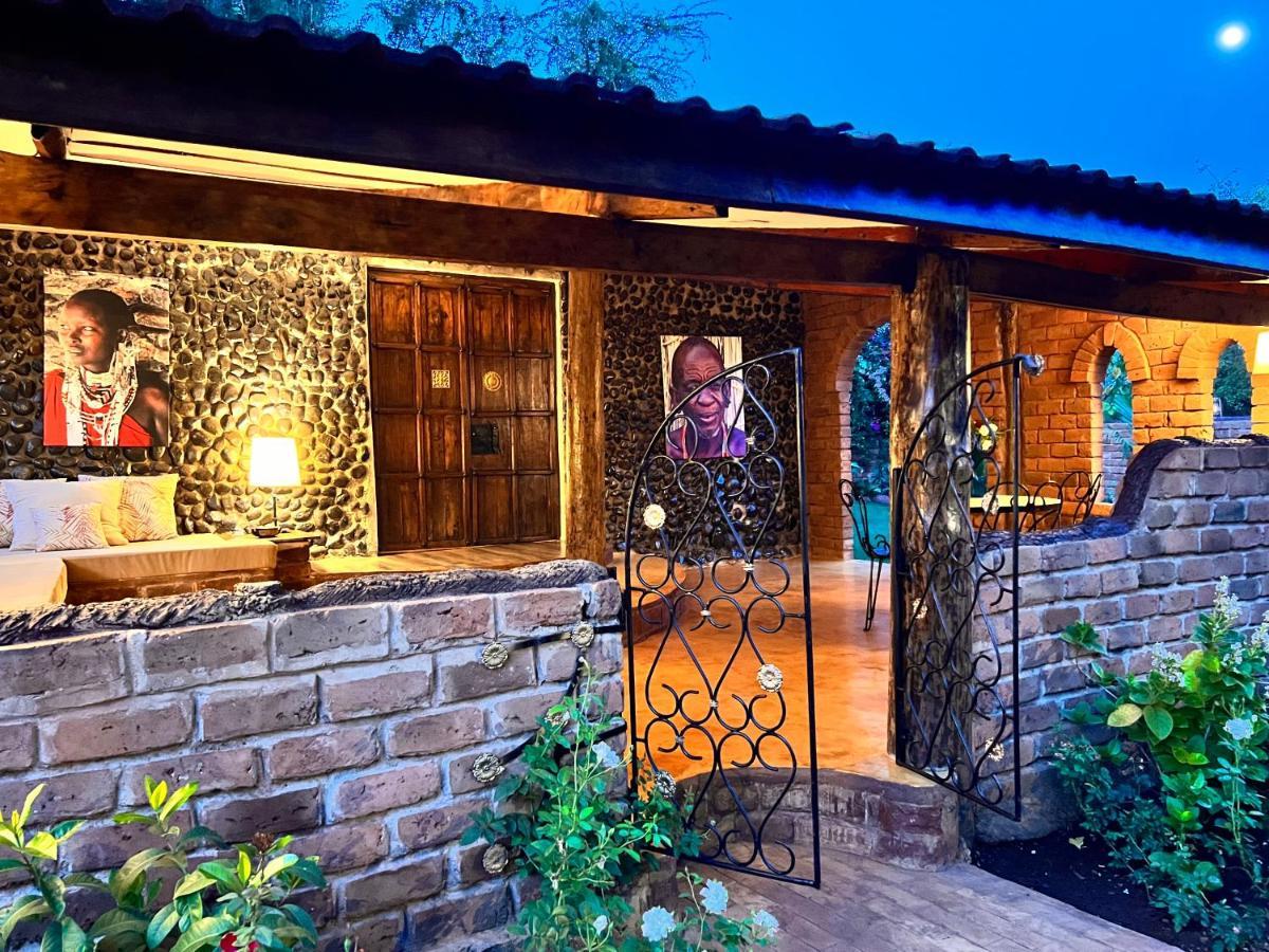 Pink Flamingo Boutique Hotel Моши Экстерьер фото